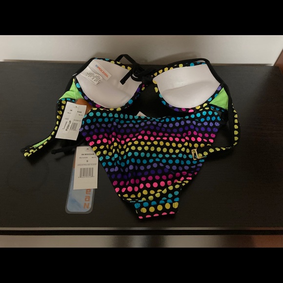 NWT IN MOCEAN Bikini top with matching bottoms - Picture 2 of 6